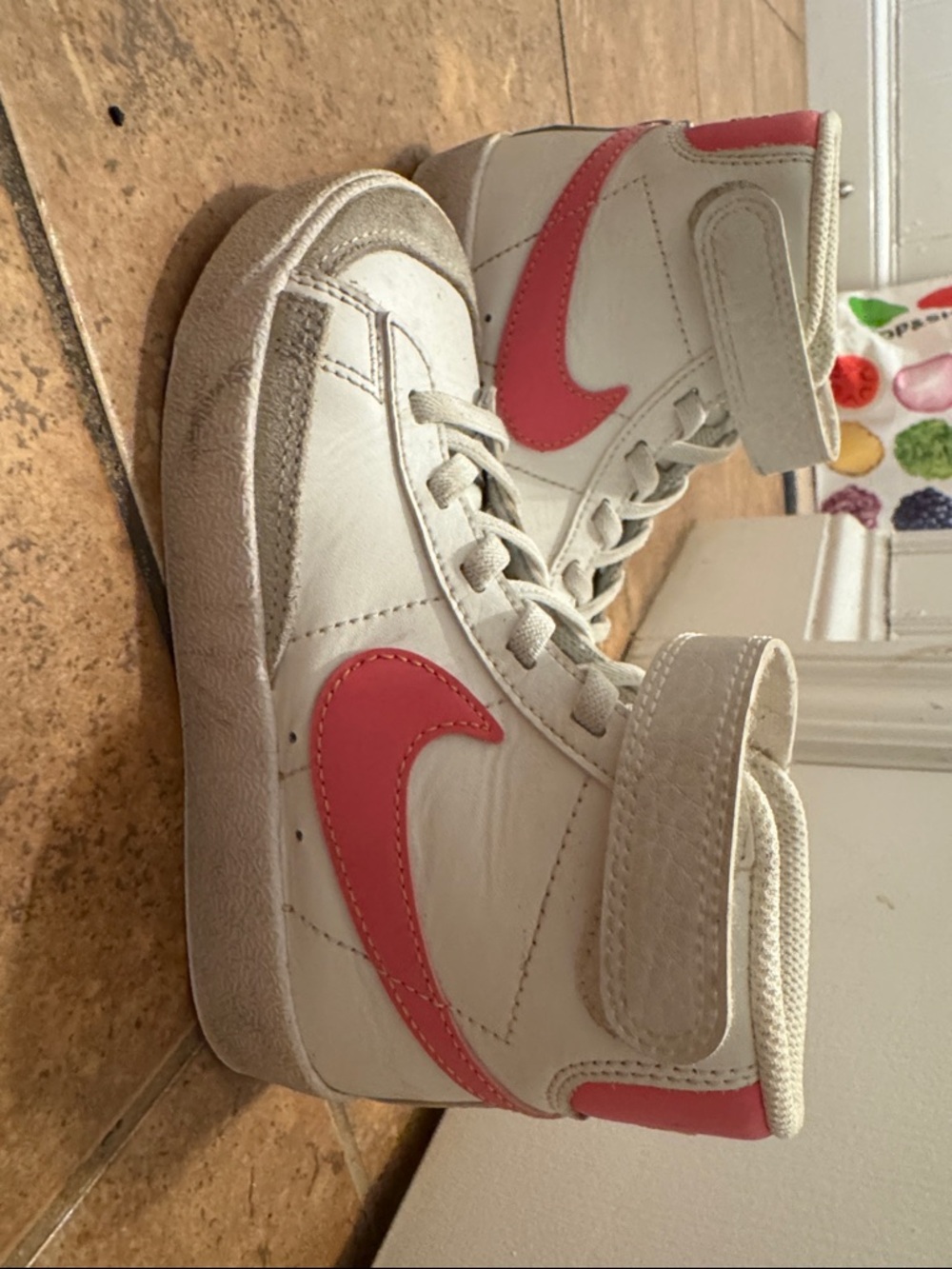 Nike Kids/Toddler Blazer Mid Hightop girls  pink & white Sneakers size 11
